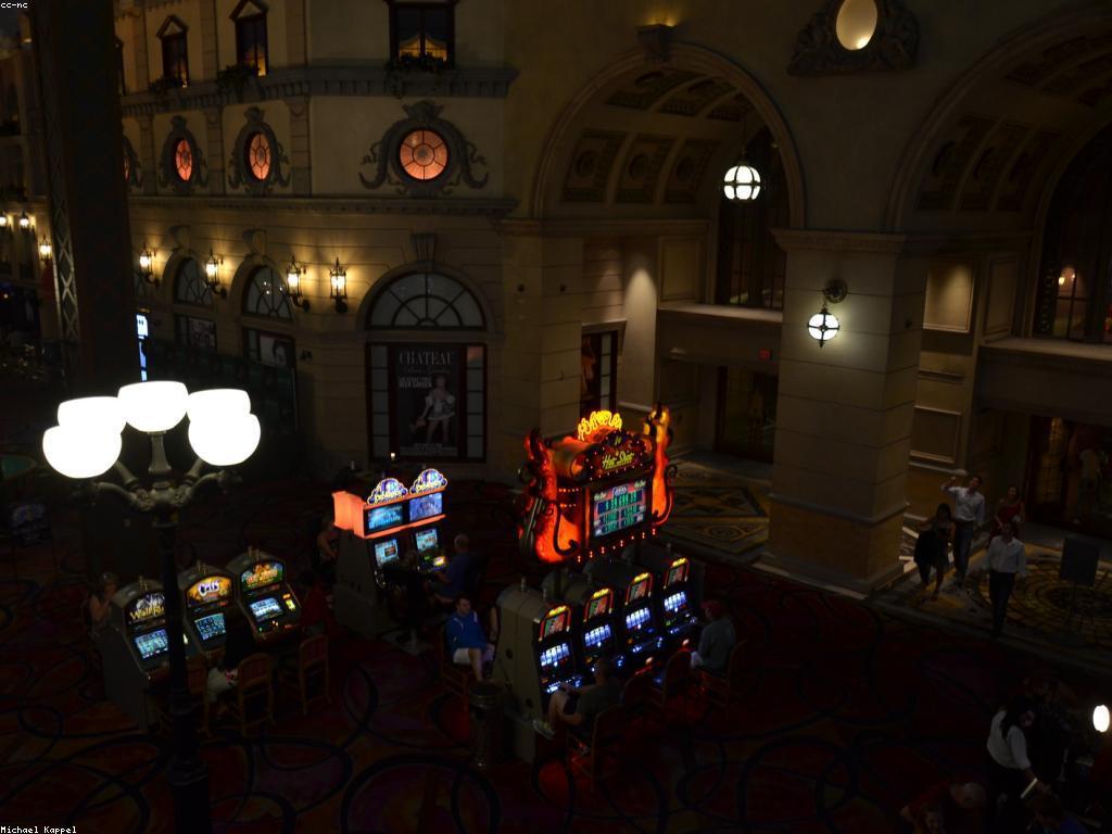 ការអប់រំអំពីសុវត្ថិភាពនៅក្នុងបណ្ណាល័យស្លូត